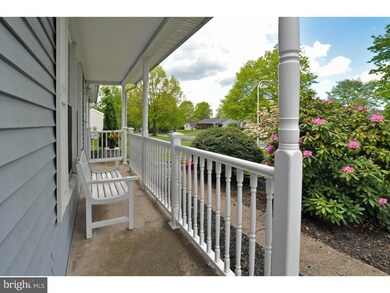 512 Clover Ln, Perkasie, PA 18944 - photo 2