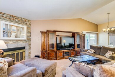 718 E Sack Dr, Phoenix, AZ 85024 - photo 6