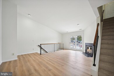 20048 Appledowre Cir, Germantown, MD 20876 - photo 4