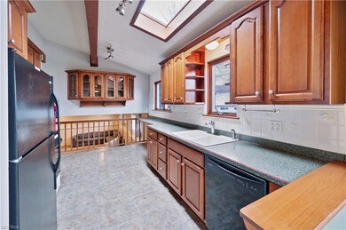 22420 Sandy Ln, Cleveland, OH 44126 - photo 7