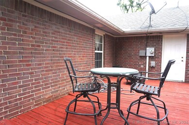 1116 N Bryan St, Okmulgee, OK 74447 - photo 7