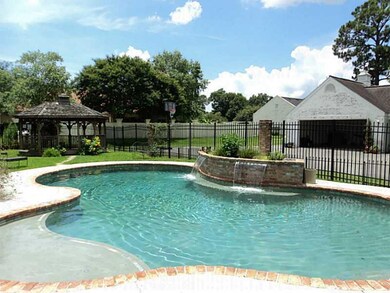 Swimming Pool/Hot Tub/Sauna.