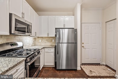 2711 Bellforest Ct unit 109, Vienna, VA 22180 - photo 6