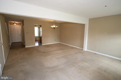 1322 Dillon Ct, Capitol Heights, MD 20743 - photo 4
