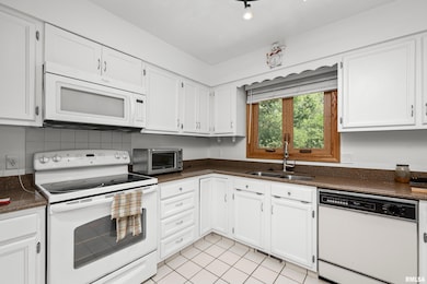 2586 E George Washington Blvd, Davenport, IA 52803 - photo 4