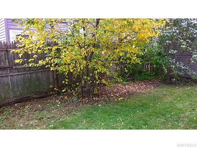 Backyard Fully fenced in yard