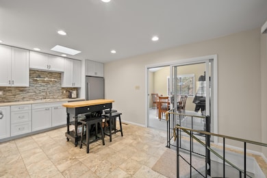 438 Sylvan Dr-5