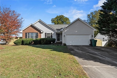 1025 Somerset Crossing Ln, Kernersville, NC 27284 - photo 3