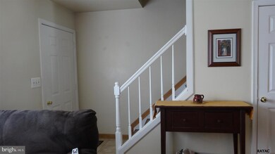 141 Orchard Ln, Hanover, PA 17331 - photo 2