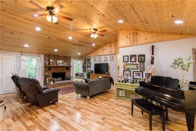 1661 Danny Bell Rd, Asheboro, NC 27205 - photo 6