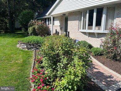 3002 Elm Rd, Reading, PA 19605 - photo 3