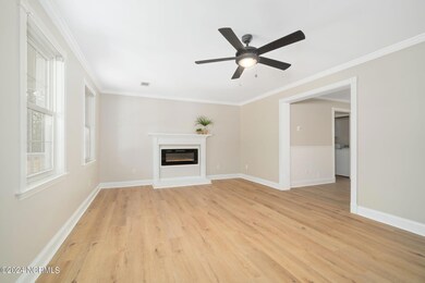 Living room w/ fireplace