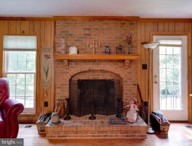 15853 Montview Dr, Dumfries, VA 22025 - photo 4