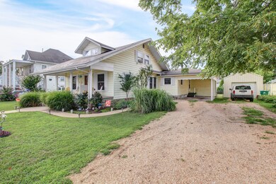 719 S State, Mt Grove-36