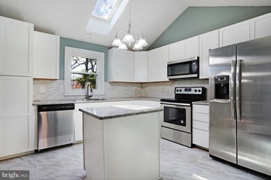 14 Shagbark Ln, Harpers Ferry, WV 25425 - photo 3