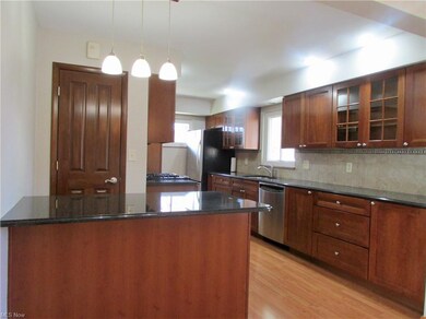 Awesome Counter Space & Breakfast Bar