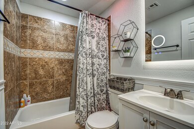 Bathroo 2-pic 1