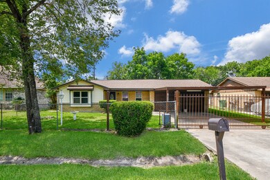 2834 Blue Sky St, Houston, TX 77088 - photo 2