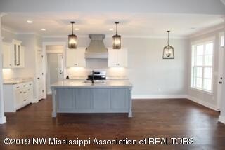 LOT 193MM KITCHEN-BREAKFAST ROOM