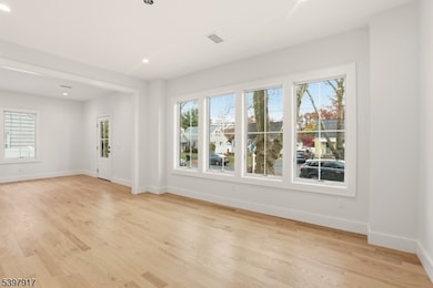 29 Alice Ln, Clark, NJ 07066 - photo 5