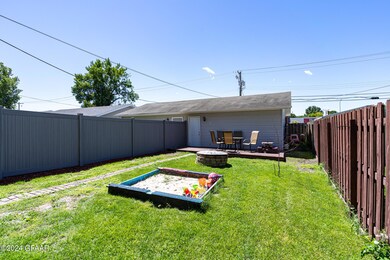 1112 S 12th St, Grand Forks, ND 58201 - photo 3