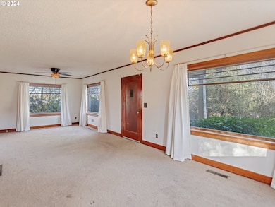 Living Room/Entrance