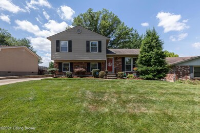 8302 Herrington Ct, Louisville, KY 40228 - photo 3