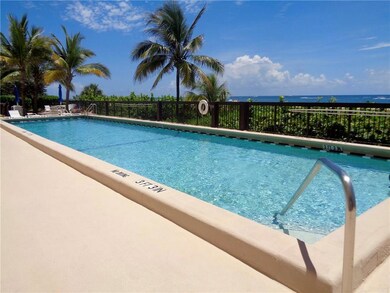 Look at the ocean from the lovely pool