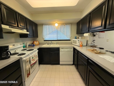 1208 S 39th Ave, Yakima, WA 98902 - photo 4