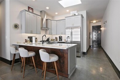 419 Carondelet St unit 405, New Orleans, LA 70130 - photo 5