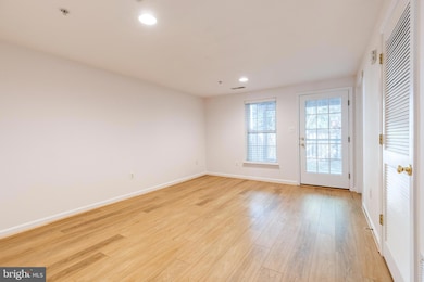 1217 Birchleaf Ct, Crofton, MD 21114 - photo 4