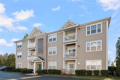 114 Mill St unit 204, Woonsocket, RI 02895 - photo 2