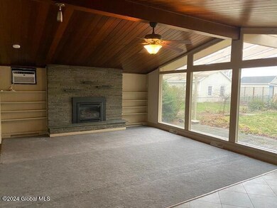 1 Arden Rd, Schenectady, NY 12302 - photo 2