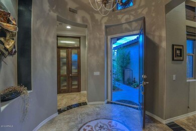 Grand Rotunda Foyer w/ 20' Ceiling