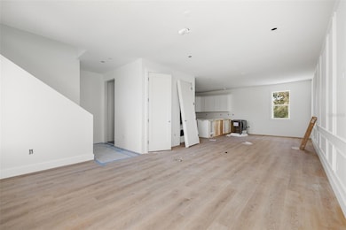 this is another unit with the same floorplan