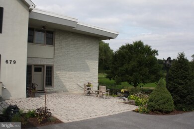 679 Hollywell Ave unit 2, Chambersburg, PA 17201 - photo 2
