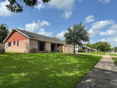 11610 Kirkmeadow Dr, Houston, TX 77089 - photo 4