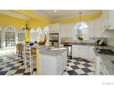 Bright, Spacious Kitchen - Wonderful Entertaining 