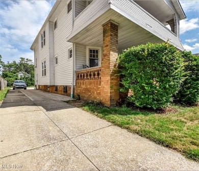 1051 E 171st St, Cleveland, OH 44119 - photo 3