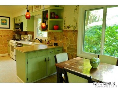 Eat In Kitchen