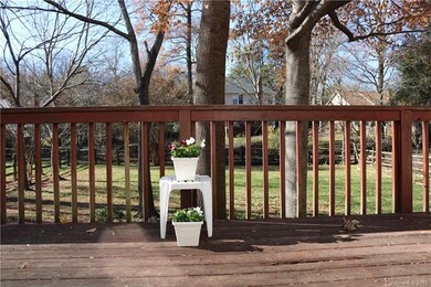 Relax on your deck and enjoy the serenity!!