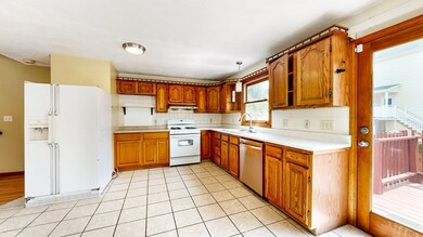 14 Leland St, Malden, MA 02148 - photo 7