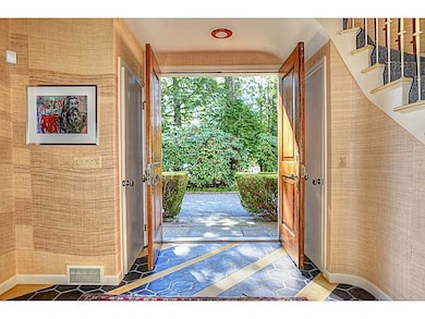 220 Lorimer Ave, Providence, RI 02906 - photo 3