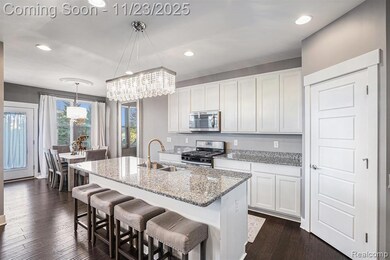 2001 Trimble St, Lake Orion, MI 48360 - photo 5