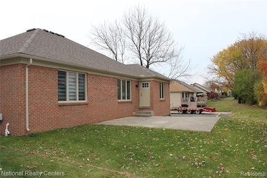 21130 Parkplace Ln unit 11, Clinton Township, MI 48036 - photo 5