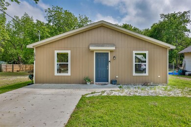 1512 Roy St, Gainesville, TX 76240 - photo 2