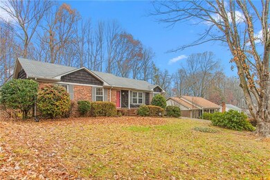 2118 Three Meadows Rd, Greensboro, NC 27455 - photo 2