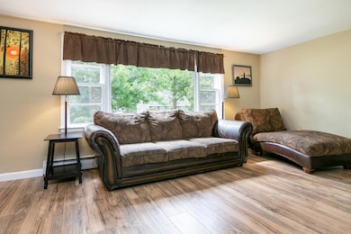 21 Fairmont Rd Westbrook ME-large-011-02