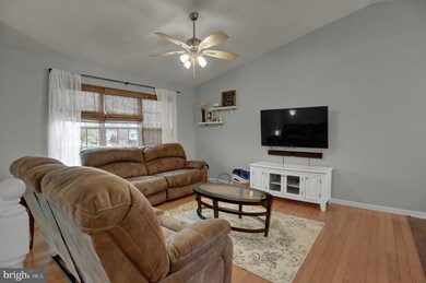 185 Asbury Ct, Mount Wolf, PA 17347 - photo 4