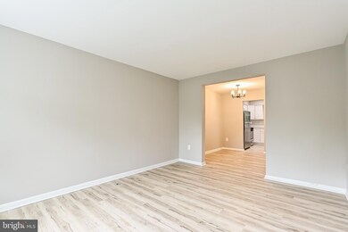 3054 Southern Elm Ct, Fairfax, VA 22031 - photo 7